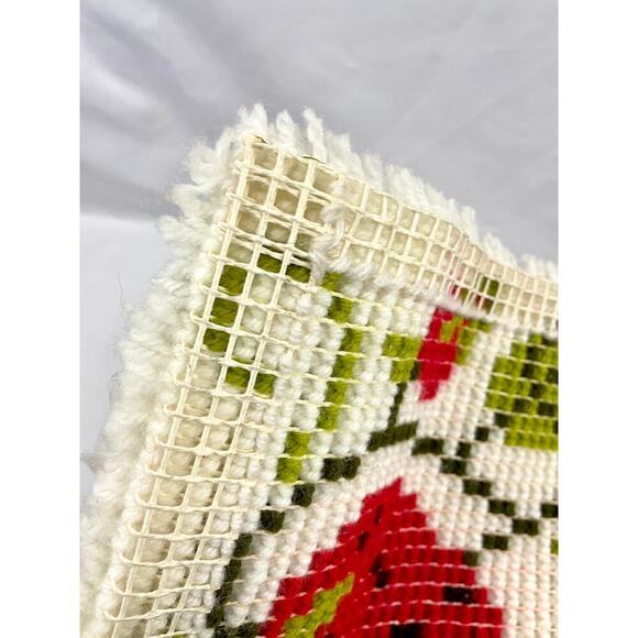 VTG Latch Hook Rug Wall Hanging Artwork Strawberries Fruit 12"x 27" Handmade - Picture 10 of 12